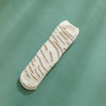 Load image into Gallery viewer, 1 pair of plush coral fleece socks female tube socks autumn and winter cat claws cute thick warm sleeping floor sleep socks lady
