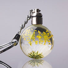 Load image into Gallery viewer, Luyun Small fresh dried flower keychain round crystal glass key chain key ring Wholesale
