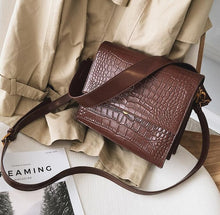 Load image into Gallery viewer, European Fashion Simple Women's Designer Handbag 2020 New Quality PU Leather Women Tote bag Alligator Shoulder Crossbody Bags
